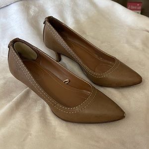 Calvin Klein Pump